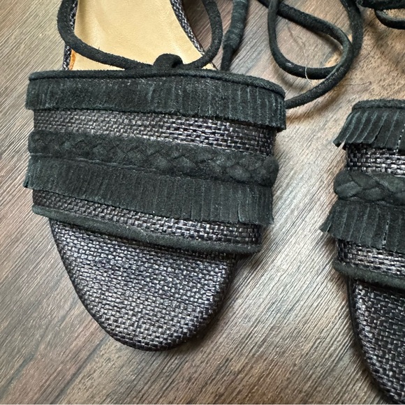 Banana Republic Kitten Heels in Size 6 - Picture 6 of 11